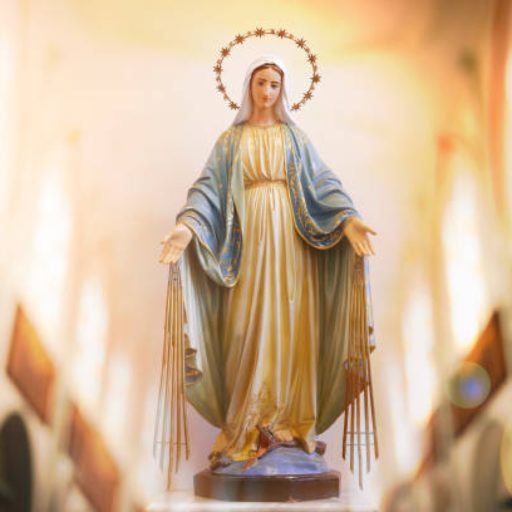FELIZ CUMPLEAÑOS MAMÁ, quien es esta