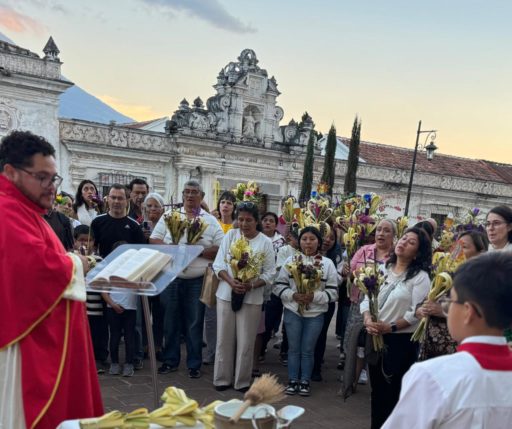 Antigua guatemala ñ, domingo de ramos